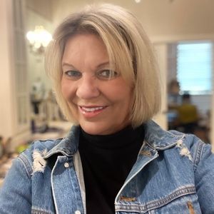 Meet your Posher, Leslie